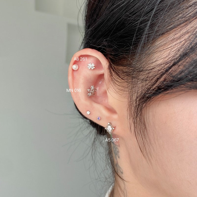 オーバル ストーン ピアス (타원 스톤 피어싱)