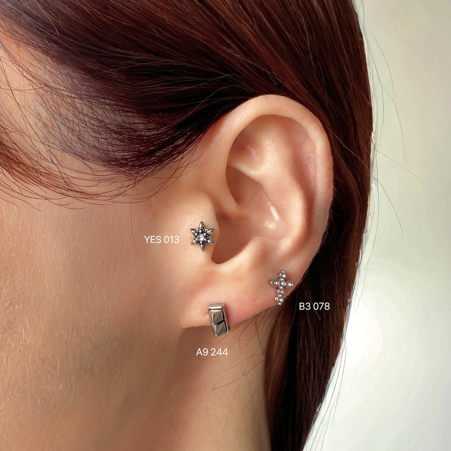 A9 244 エンティックスパイクピアス