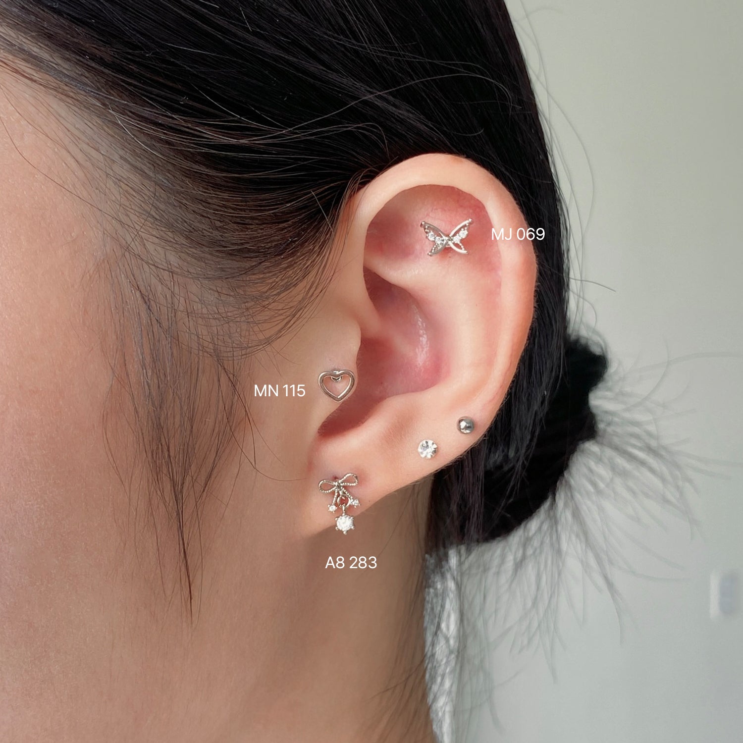 A8 283 ガラガラキュービックリボンピアス