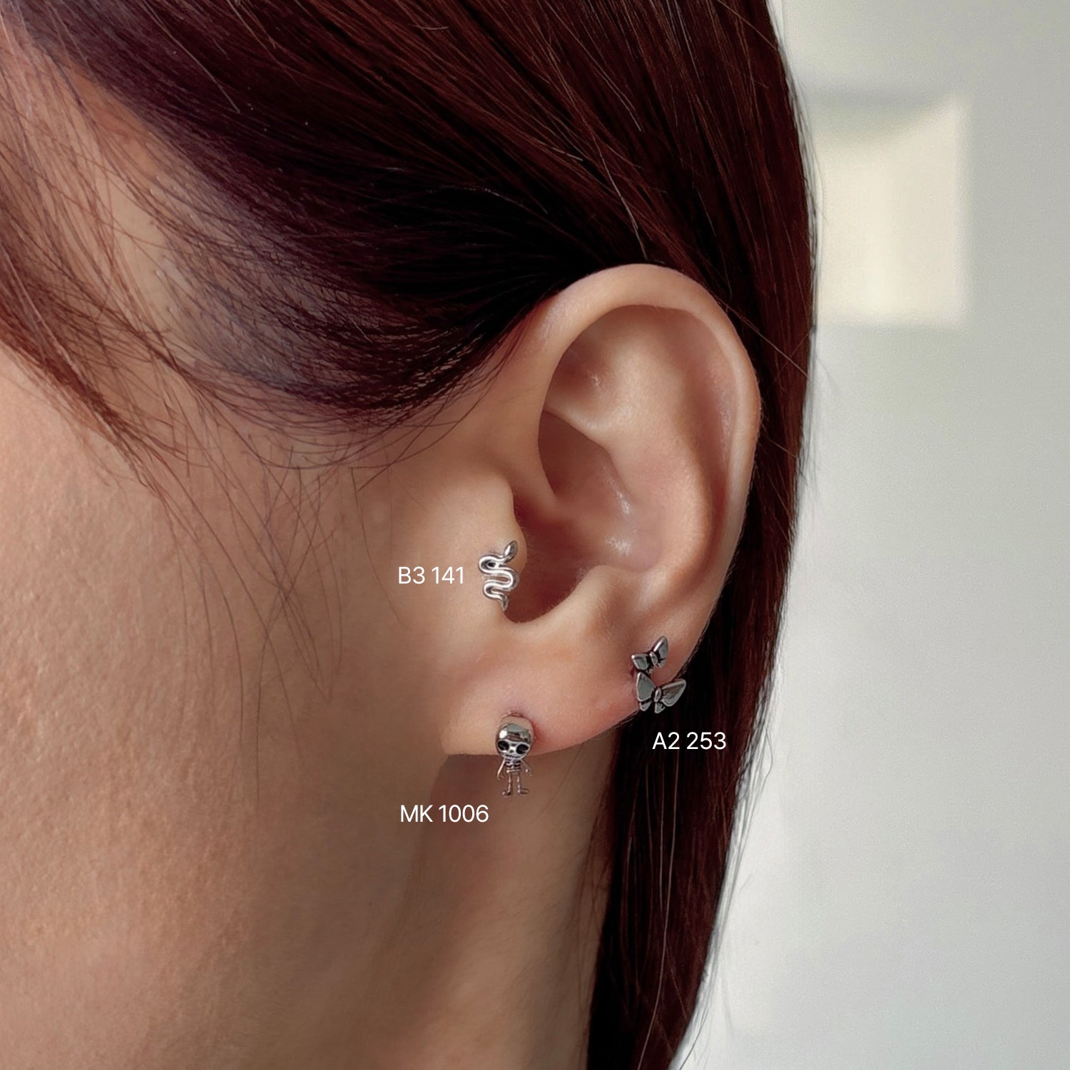 B3 141 ミニスネークヘビピアス