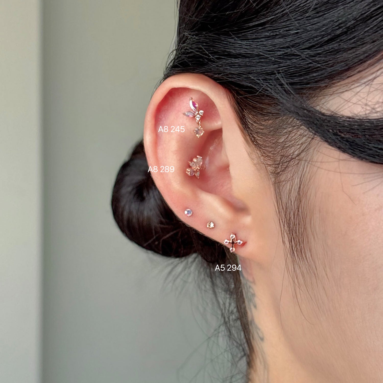 A5 294 シャイニーオーロラクロスキュービックピアス