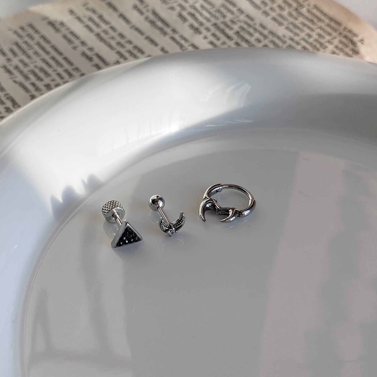 SET-085 ムーンストーンスチール三角ピアスセット