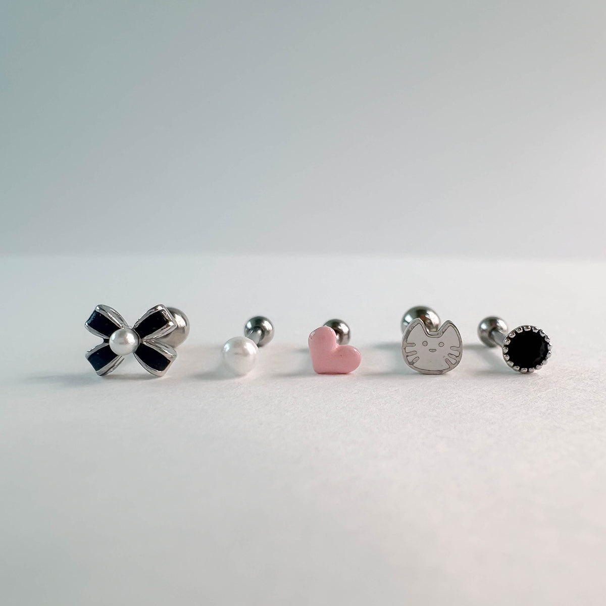 ダミニス 真鍮製キュービックサージカルキュート軟骨ボディピアス lovelyset