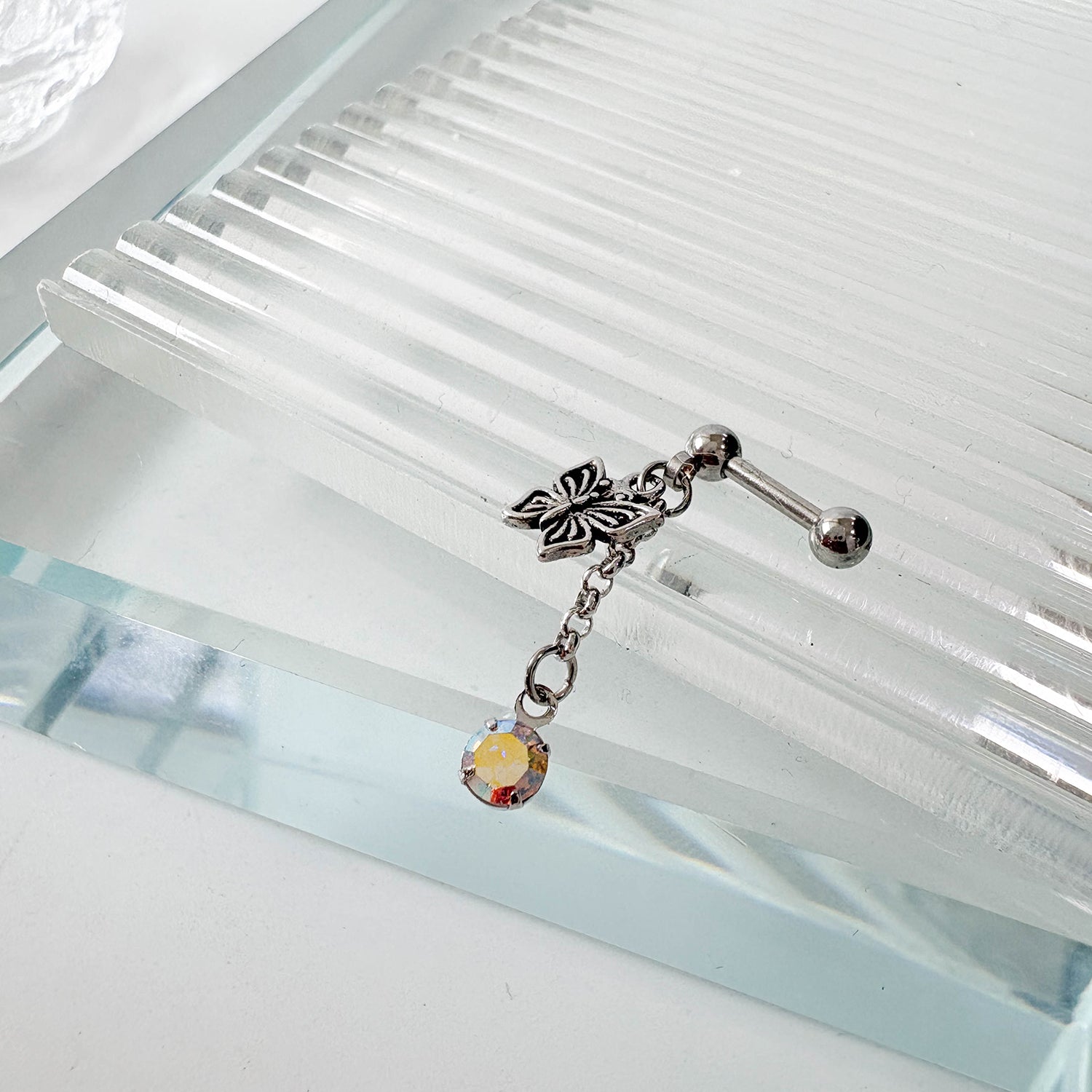 theminis ドロップ 蝶 真鍮 キュービックジルコニア ピアス 軟骨ピアス a2 248