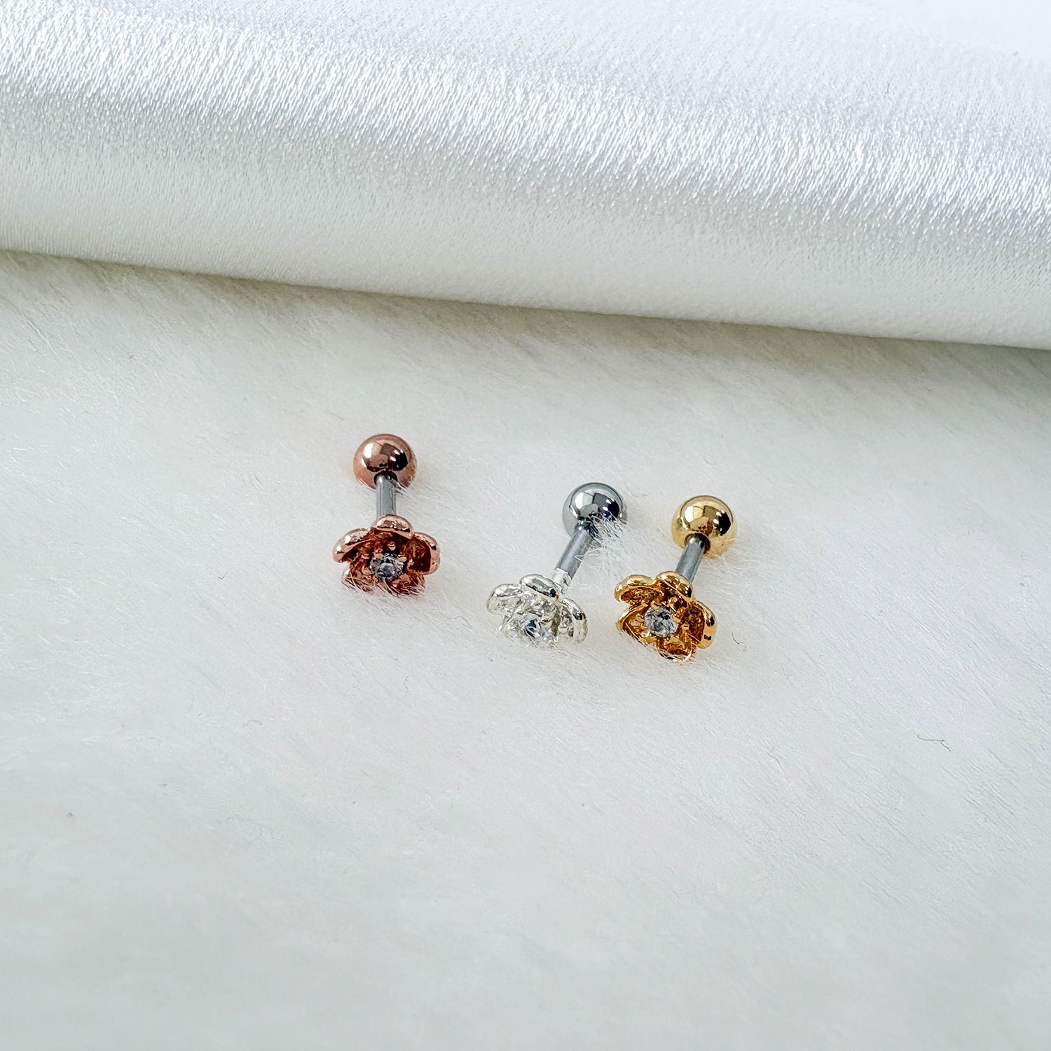 theminis ペンタ クロス 真鍮 ピアス 軟骨ピアス mn 202