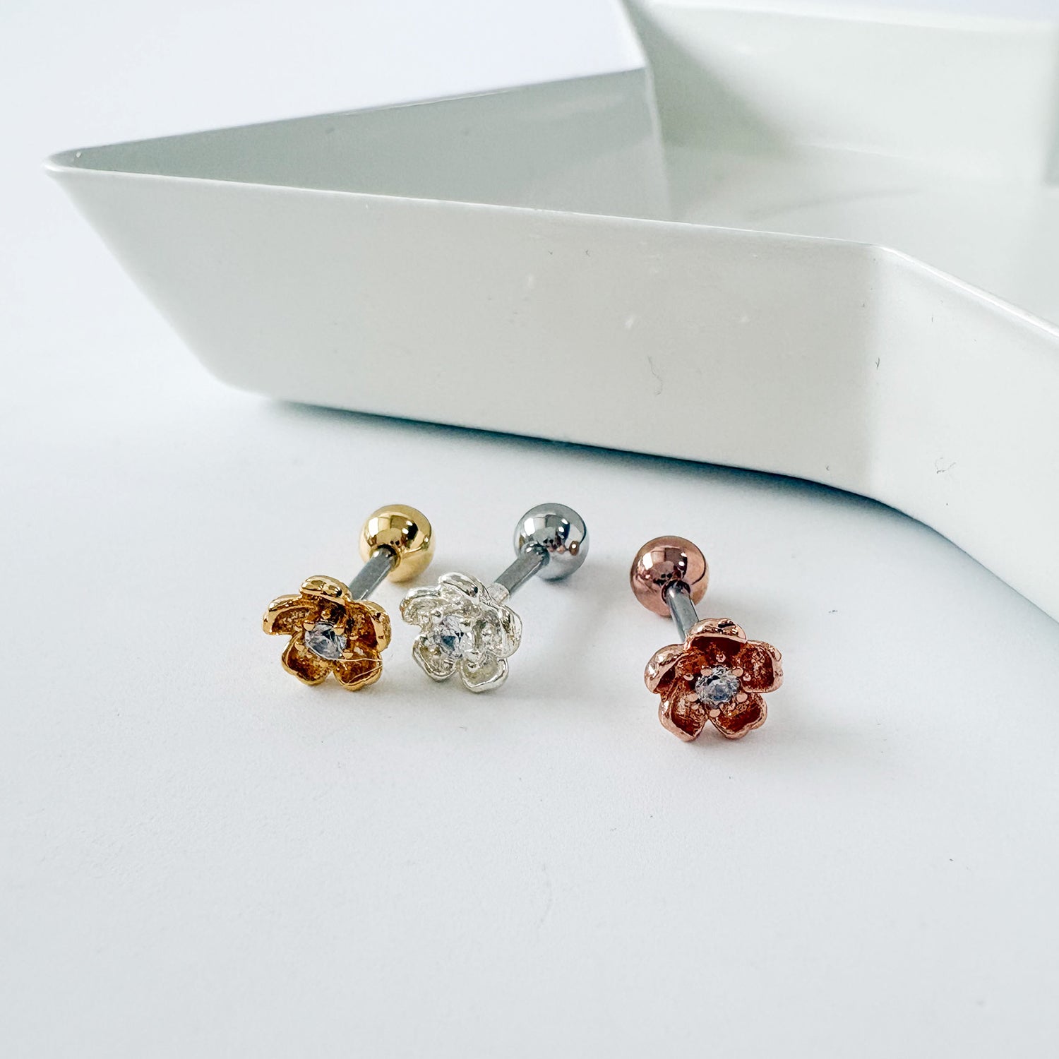 theminis ペンタ クロス 真鍮 ピアス 軟骨ピアス mn 202