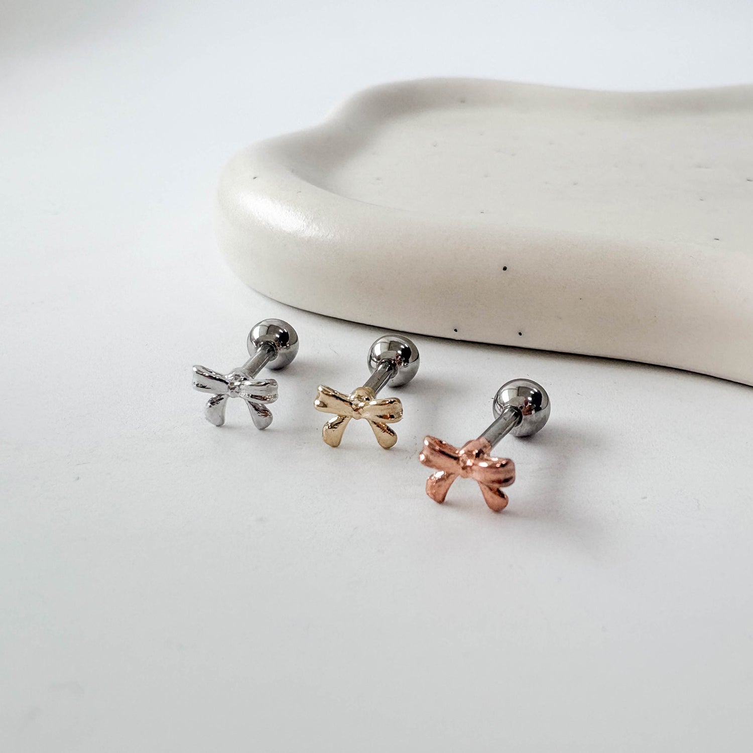 theminis リボン 真鍮 ピアス シンプルピアス mn 185