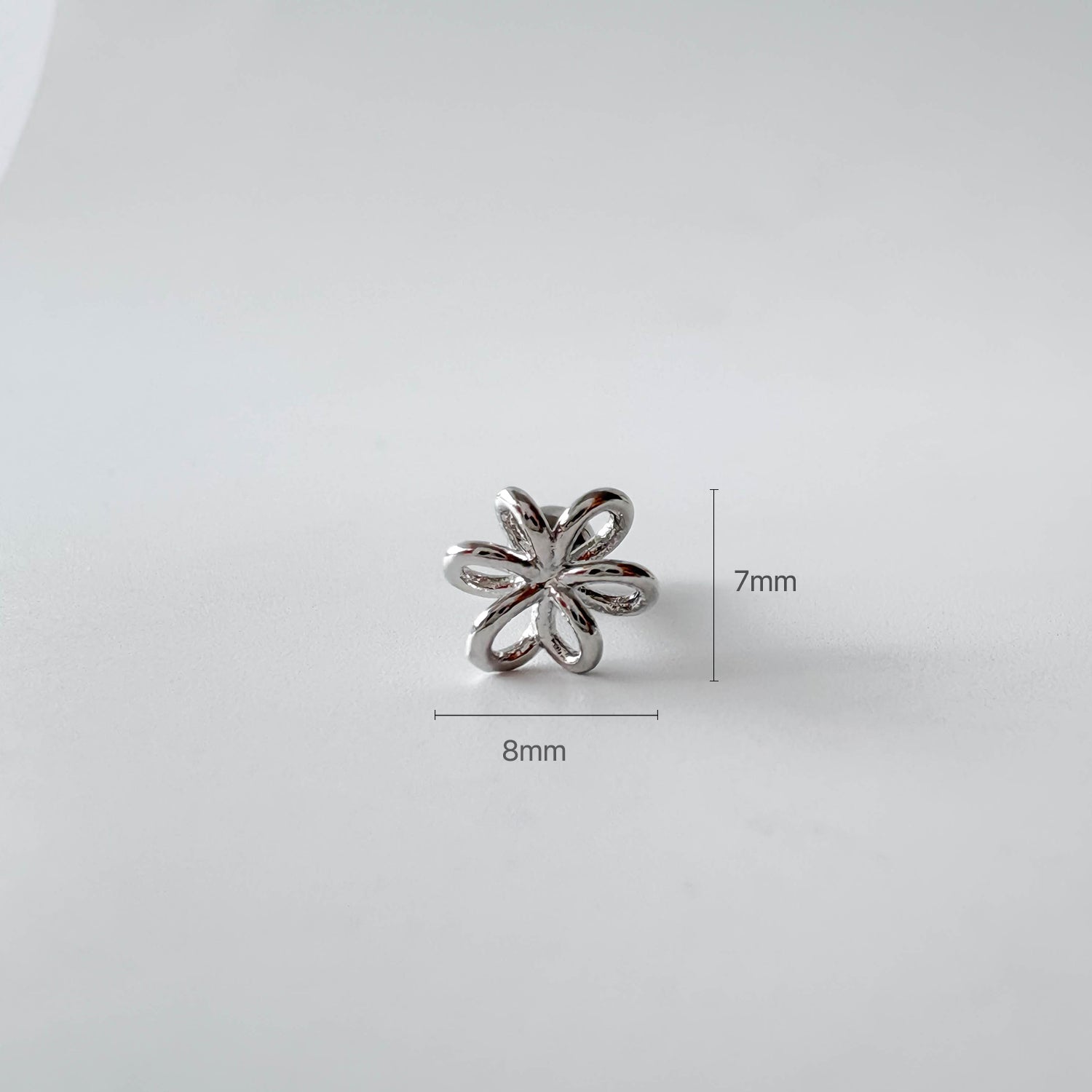 theminis真鍮シンプルラインフラワーピアスMM 027