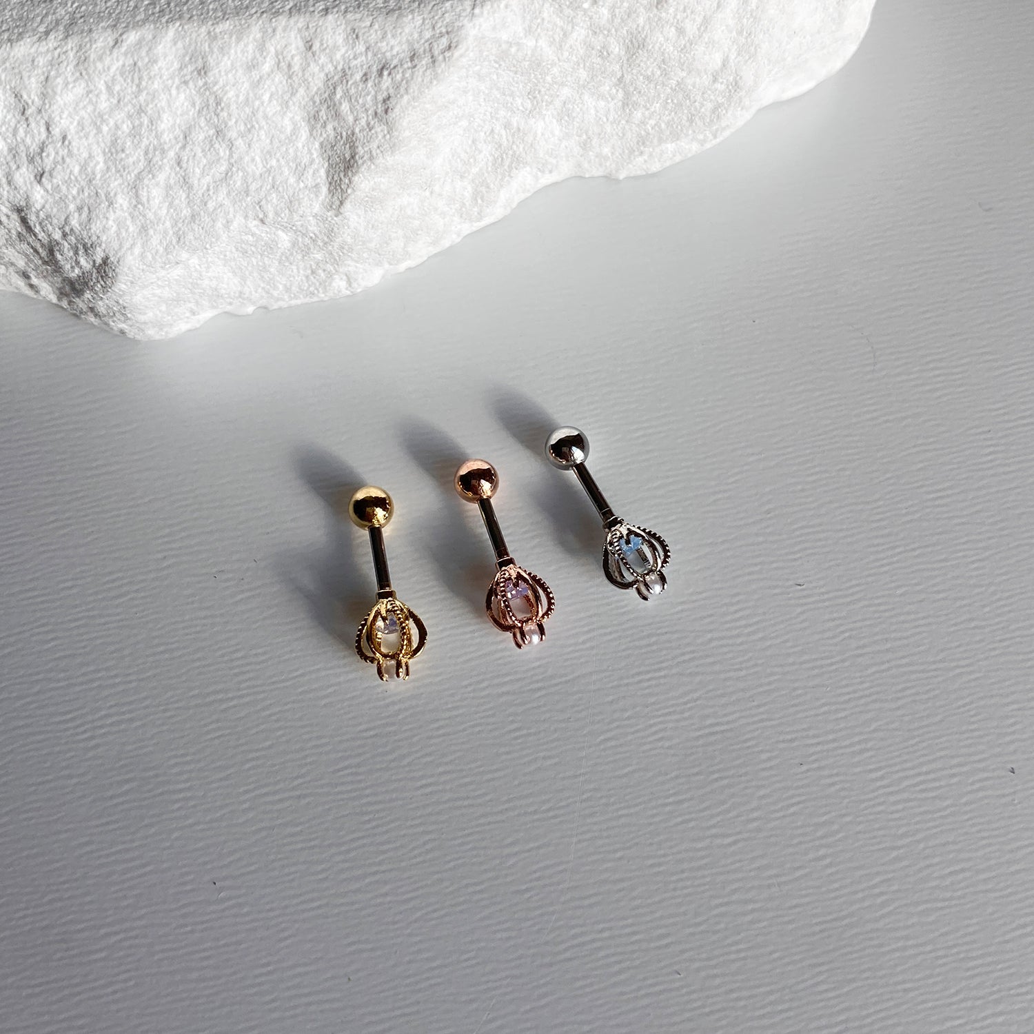 theminis クラウン 真鍮 キュービックジルコニア ピアス ヘリックスピアス a8  275