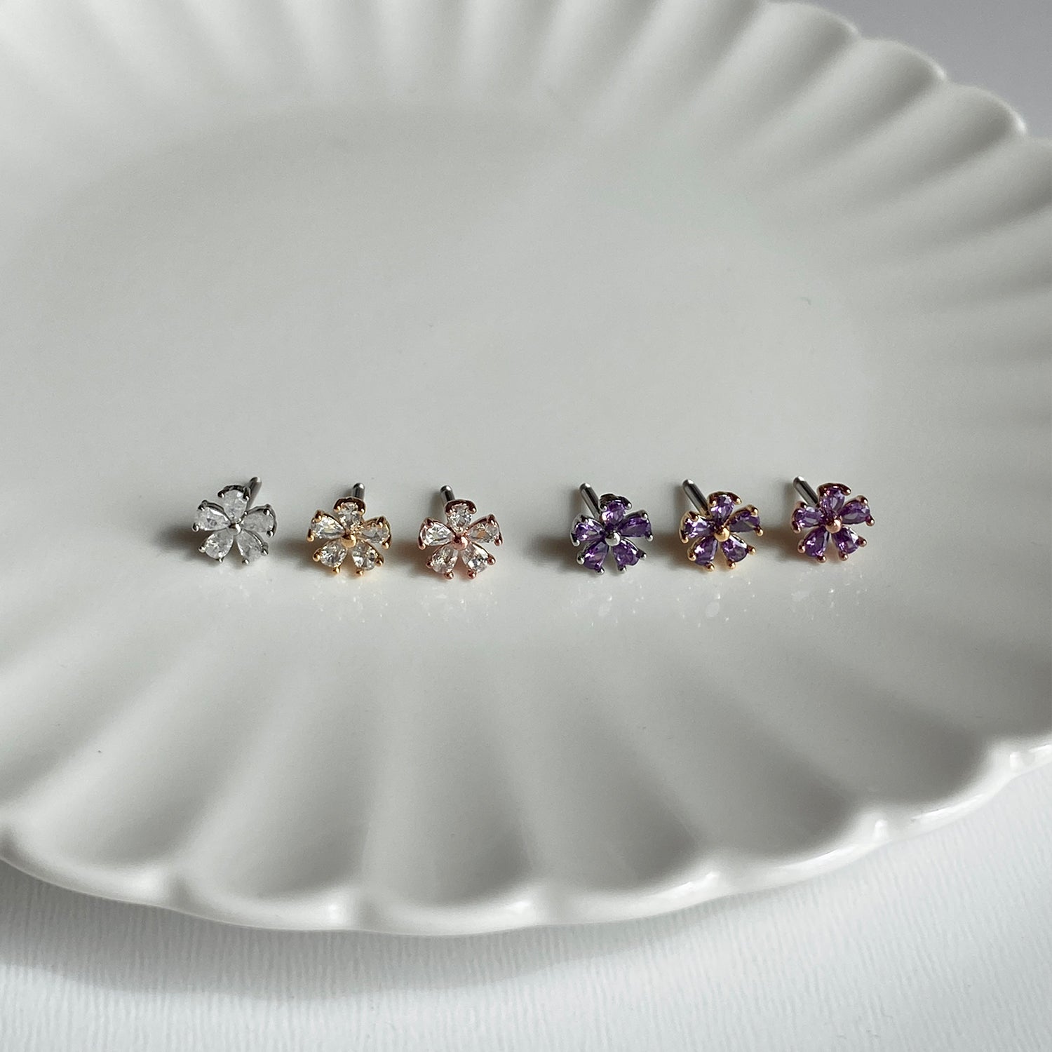 theminis フラワー 真鍮 キュービックジルコニア ピアス 軟骨ピアス mn 159
