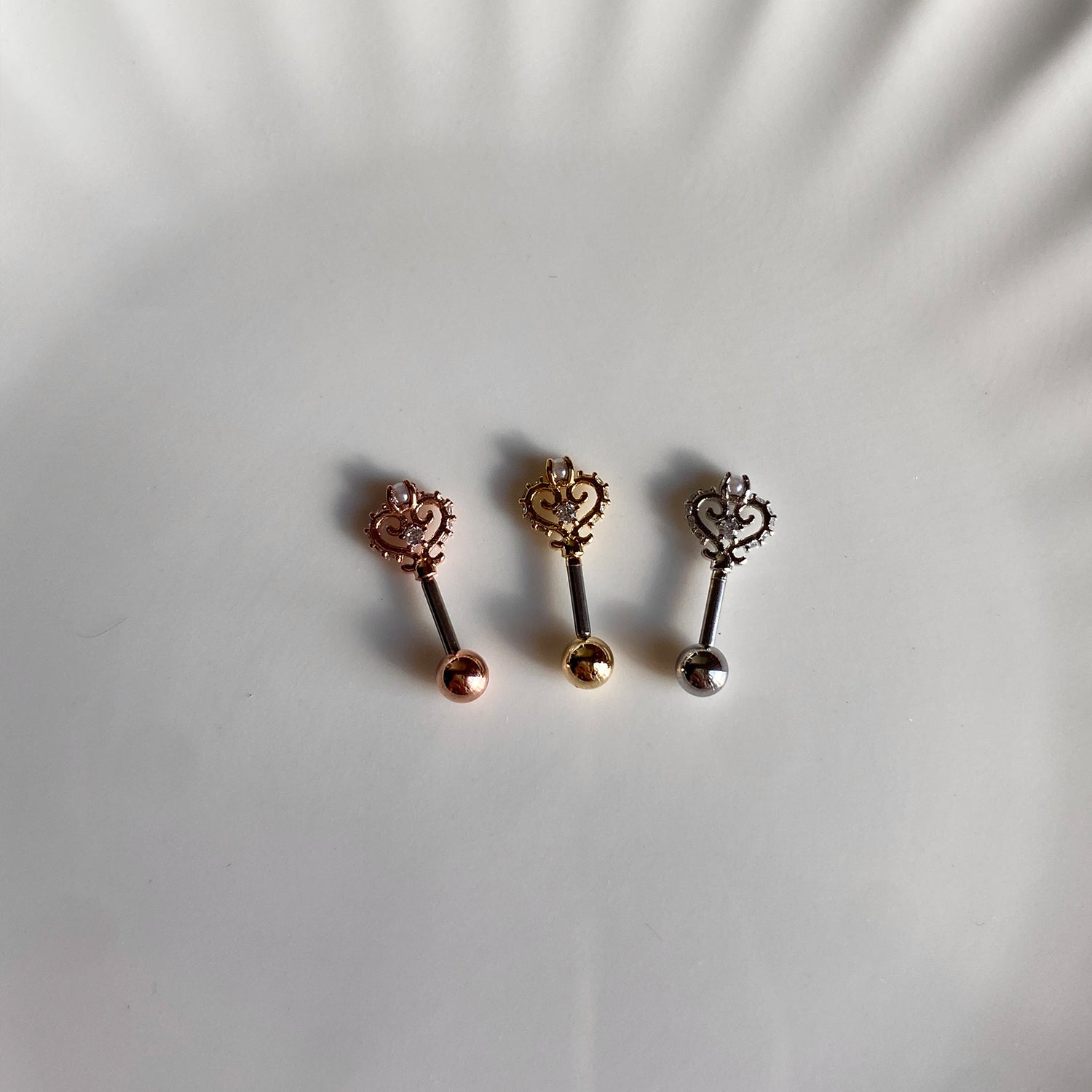 theminis ハート クラウン 真鍮 キュービックジルコニア ピアス ヘリックスピアス a8 274