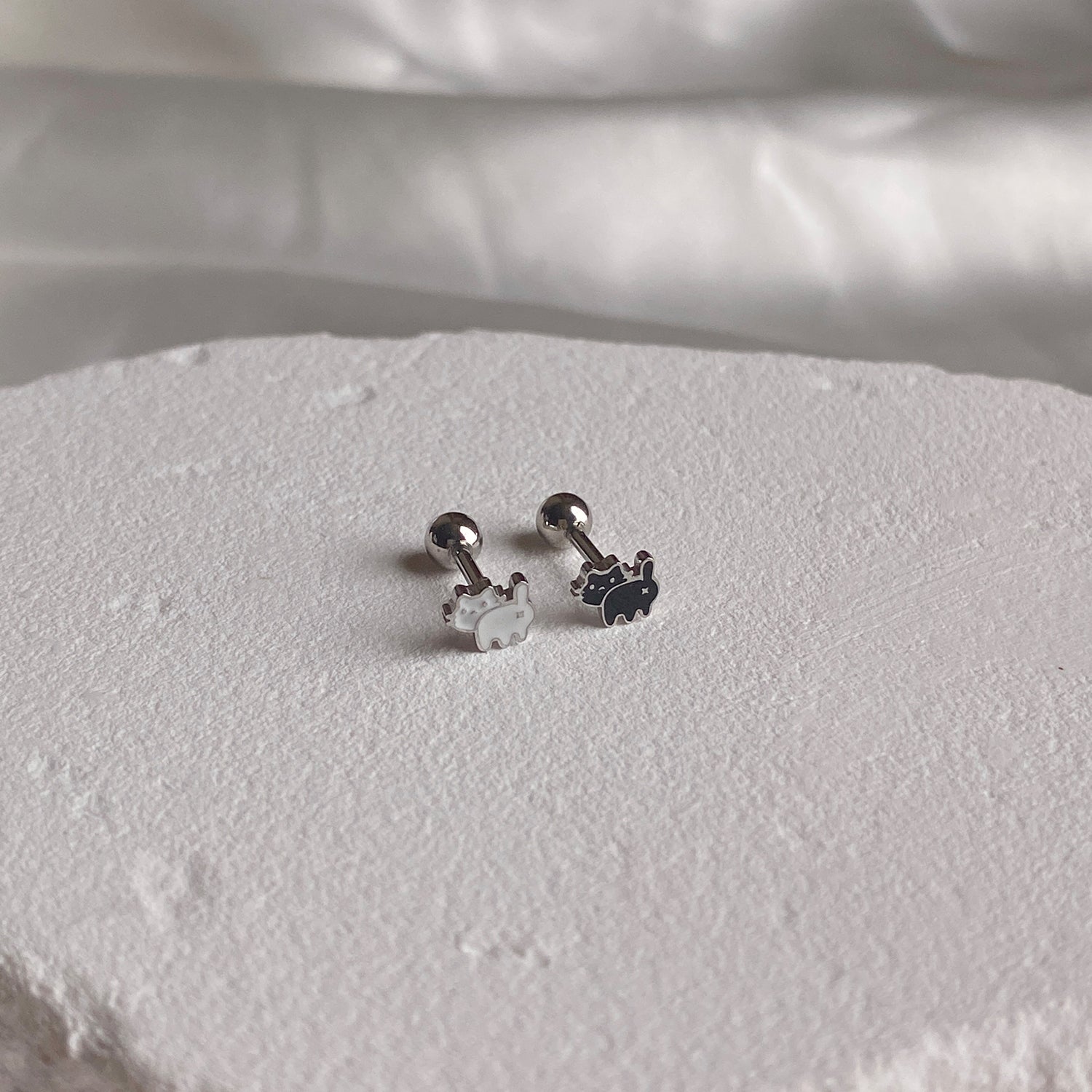 theminis ミニ 猫 ねこ ピアス サージカルステンレスピアス ボディピアス b3 120