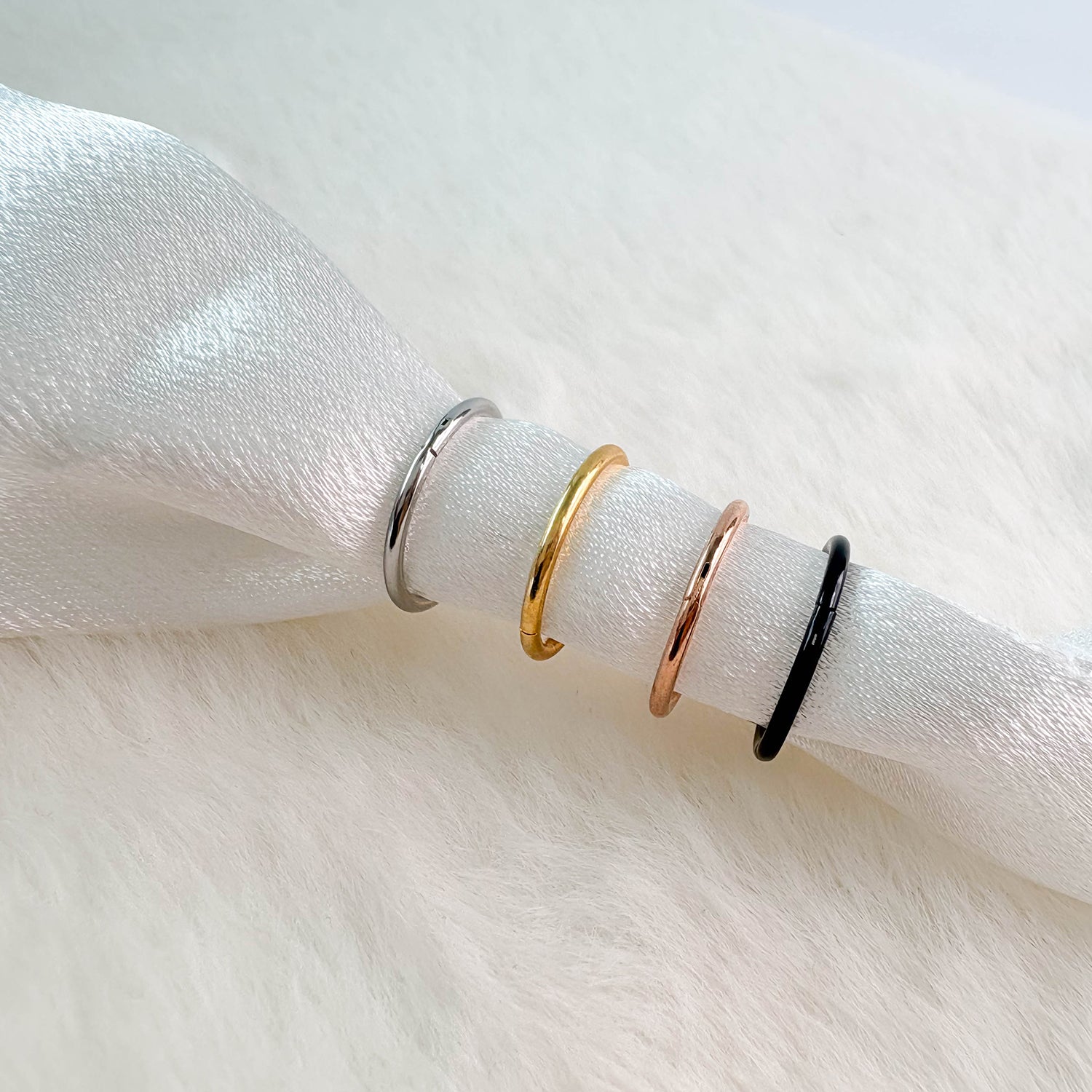 MN 109［1.2mm］セグメントリングピアス