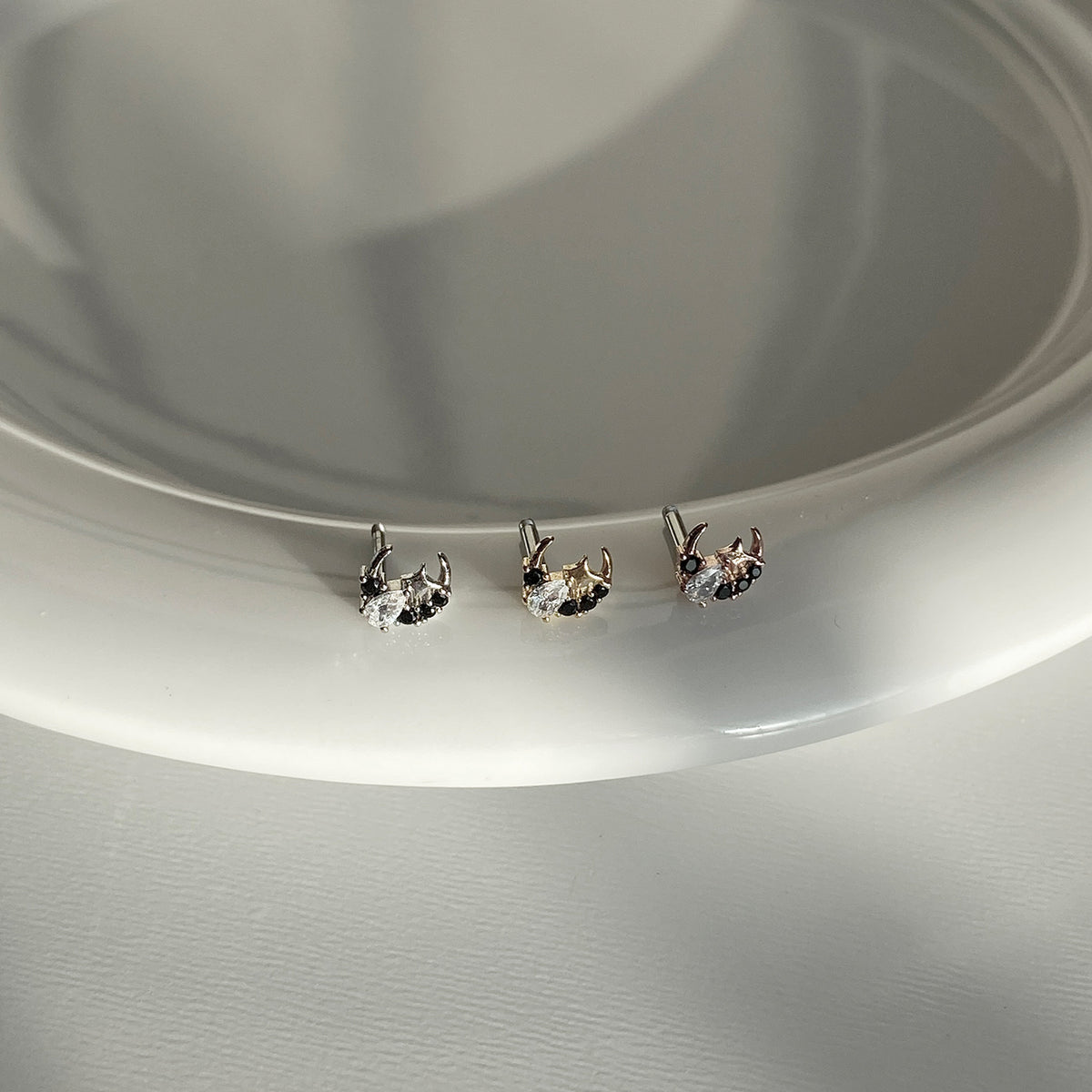 theminis ムーン 真鍮 キュービックジルコニア ピアス 軟骨ピアス a5 268