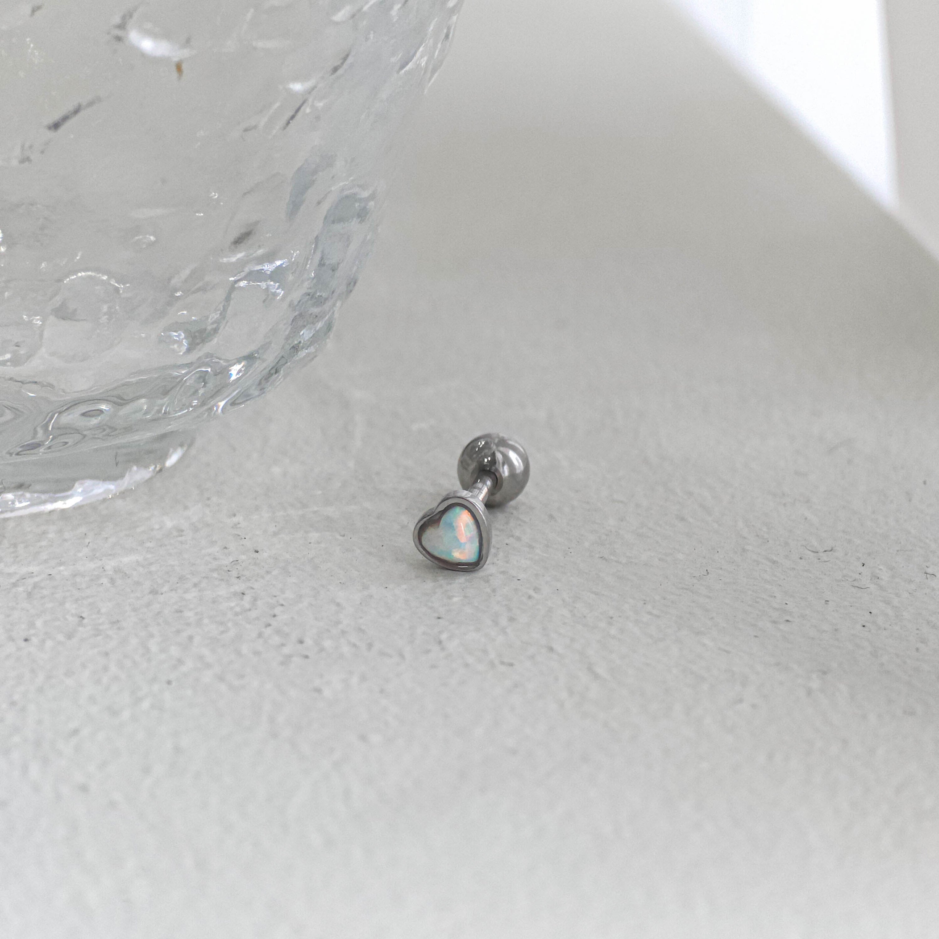 theminis ミニ ハート 真鍮 オパール ピアス 軟骨ピアス ミニピアス b3 086